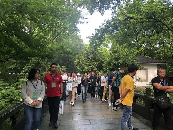 1558496047135227F2B5.jpg 6.jpg