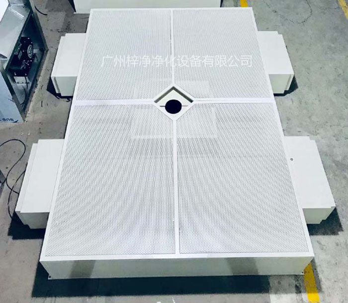 層流送風天花是現(xiàn)代醫(yī)院手術室必用的一種凈化裝置。